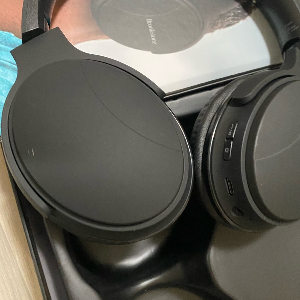 Brookstone Studio Hd Black Wireless Headphones - image 7